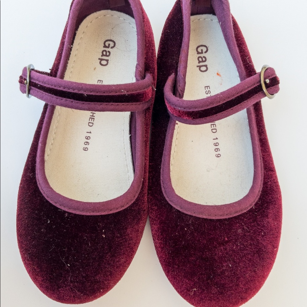 GAP Burgundy size 10 Shoes